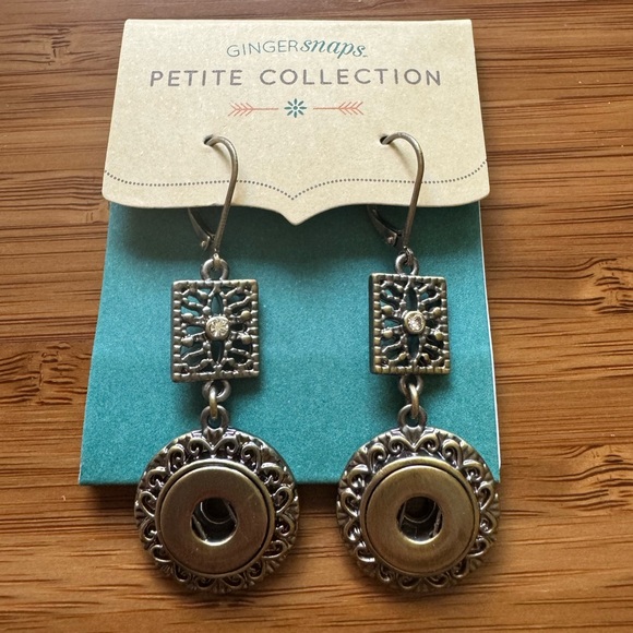 2/$20 - Ginger Snaps Brass Poetic Earrings (Petite Snaps) - Picture 1 of 1